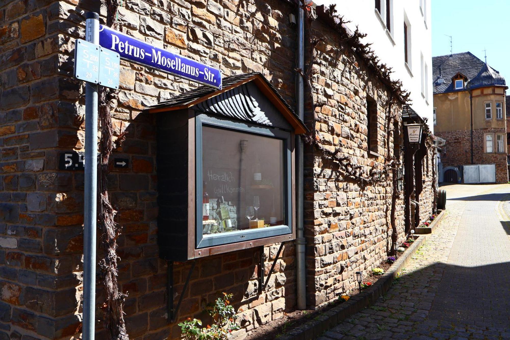 Hotel Weinhaus Hirschen Bruttig Exterior foto